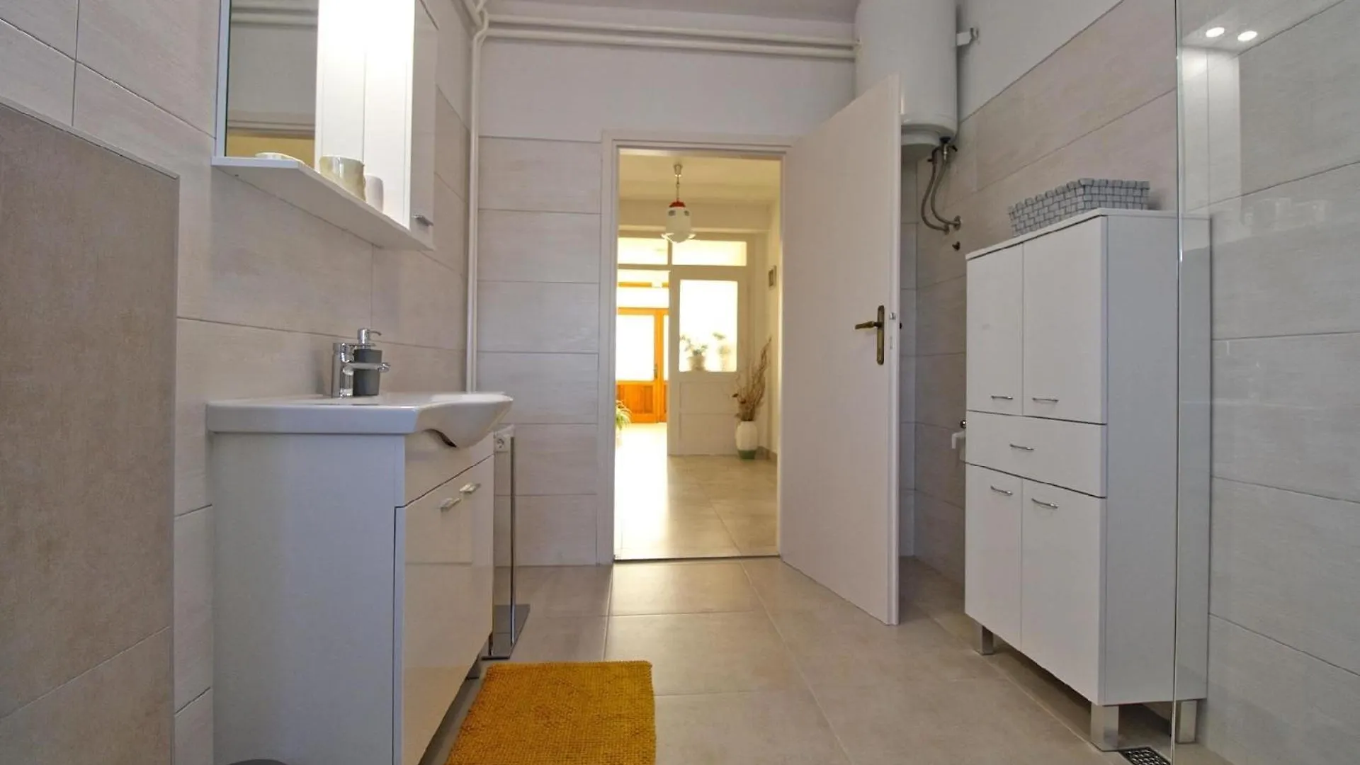 Apartment Ferienwohnung Fuer 6 Personen Ca 90 Qm In Muntic, Istrien Suedkueste Von Istrien
